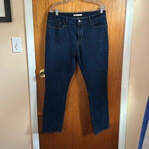 Levi Mid Rise Skinny Jean